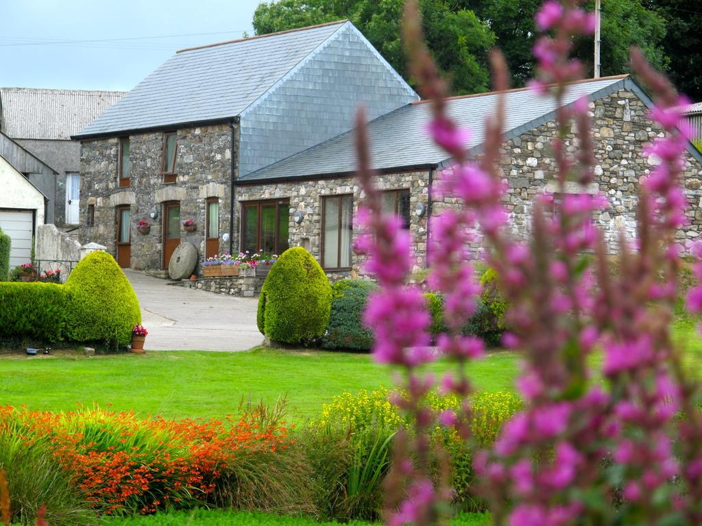 Polhilsa Farm Bed & Breakfast Callington Exterior photo