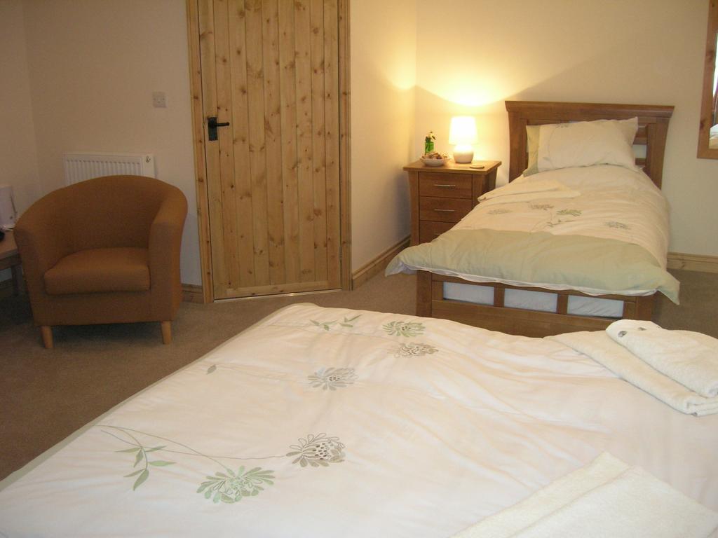 Polhilsa Farm Bed & Breakfast Callington Room photo